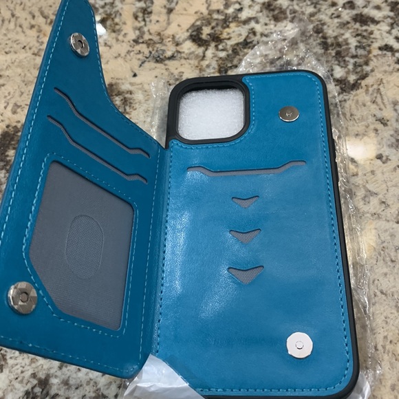 Cell phone case - Picture 3 of 7